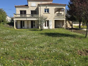 Maison 7 pièces 284 m²