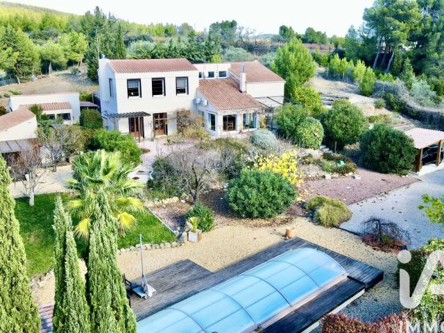 Maison 7 pièces 284 m²