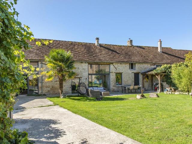 Maison 7 pièces 285 m²
