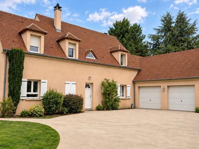 Maison 7 pièces 285 m²