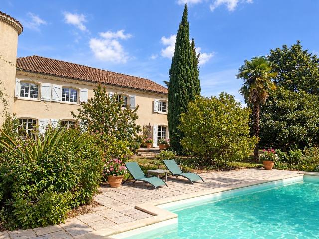 Maison 7 pièces 285 m²