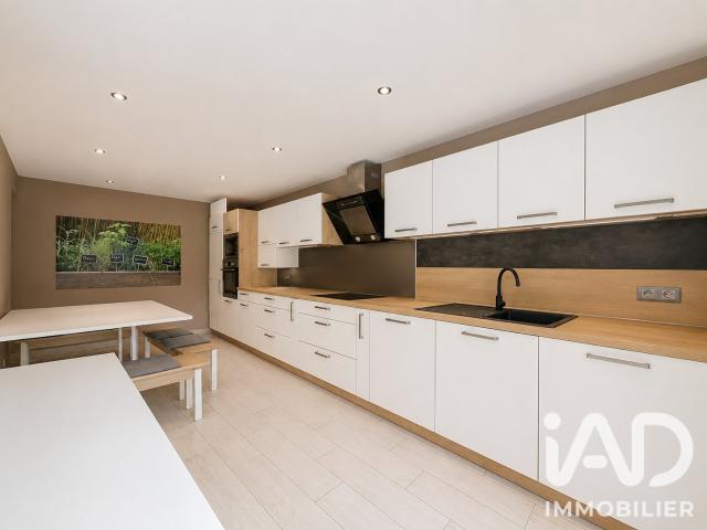 Maison 7 pièces 285 m²