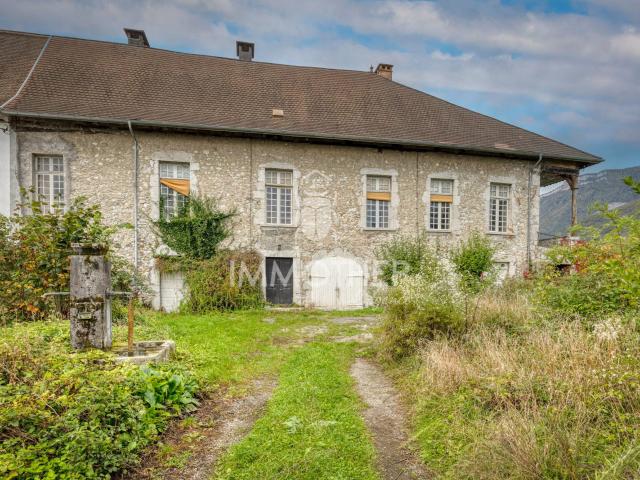 Maison 7 pièces 288 m²