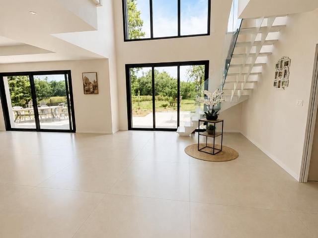 Maison 7 pièces 289 m²