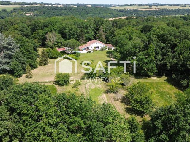 Maison 7 pièces 280 m²
