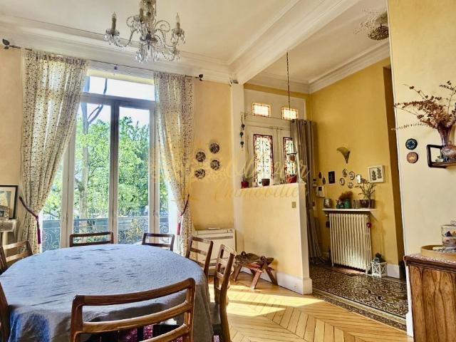 Maison 7 pièces 280 m²