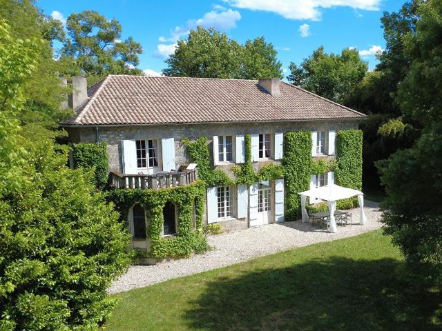Maison 7 pièces 280 m²