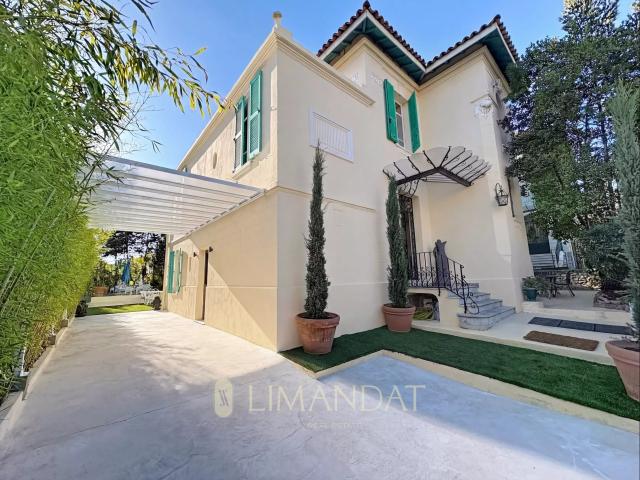 Maison 7 pièces 280 m²