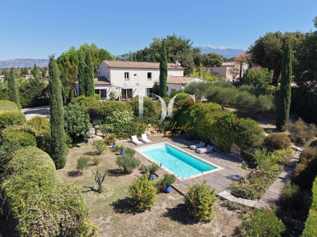 Maison 8 pièces 280 m²