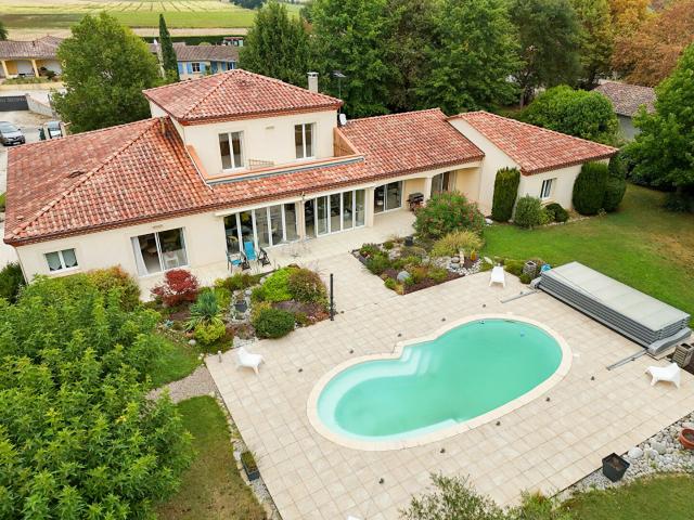 Maison 7 pièces 280 m²