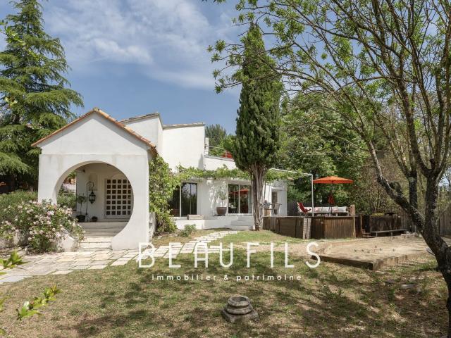Maison 7 pièces 280 m²