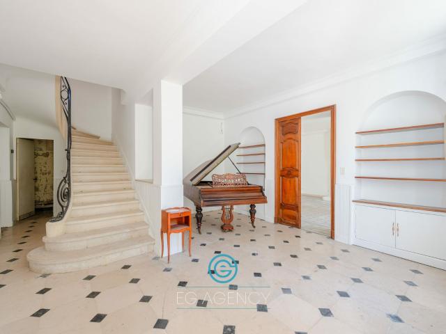 Maison 7 pièces 280 m²