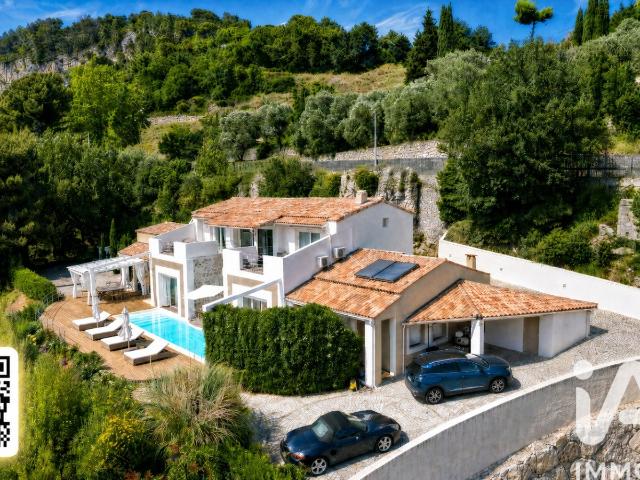 Maison 7 pièces 282 m²