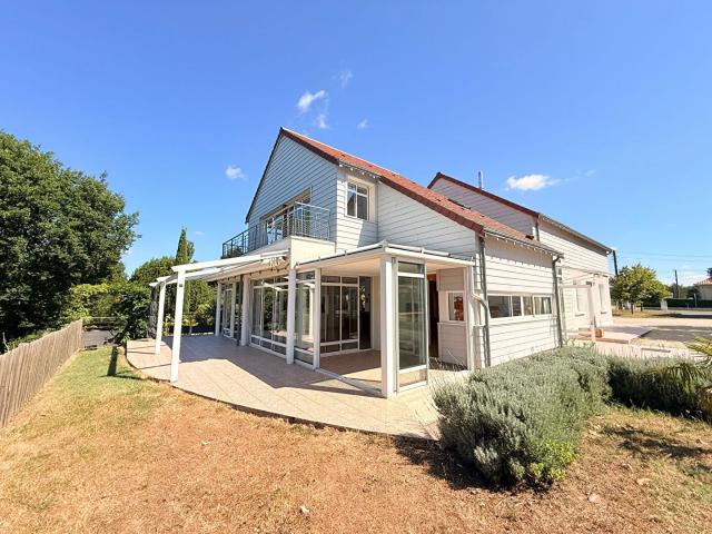 Maison 7 pièces 282 m²