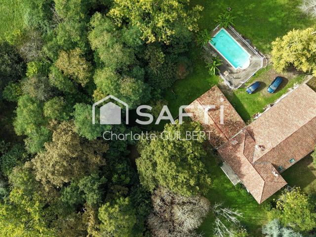 Maison 7 pièces 282 m²