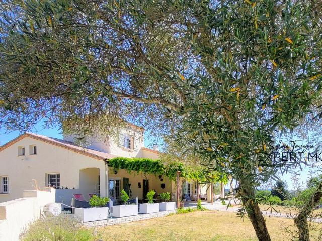Maison 7 pièces 279 m²