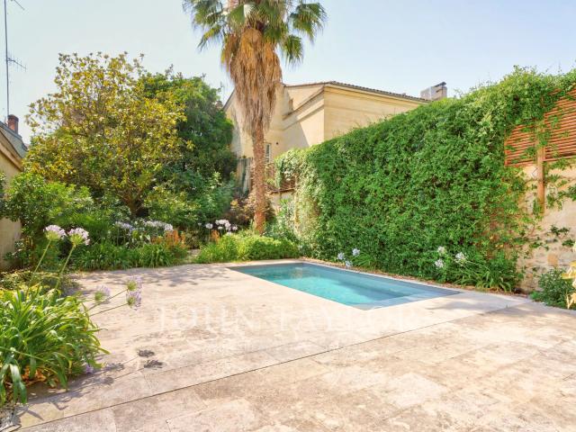 Maison 7 pièces 294 m²