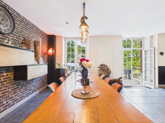 Maison 7 pièces 298 m²