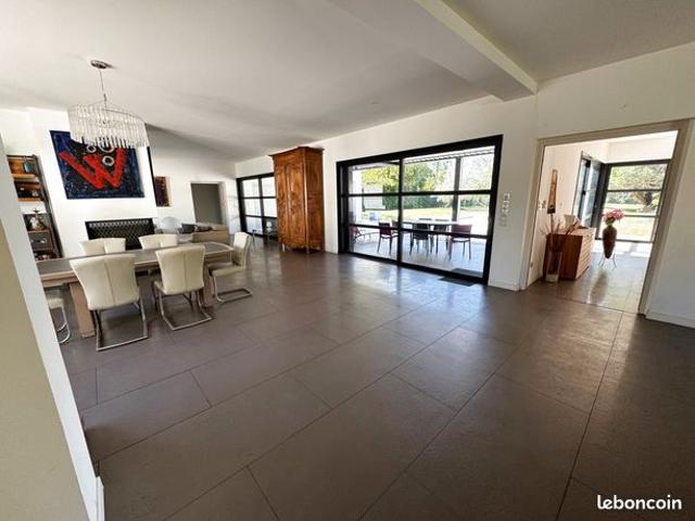 Maison 7 pièces 298 m²