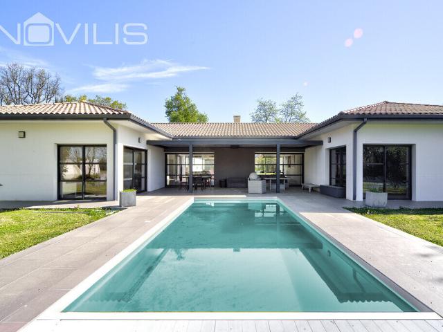 Maison 7 pièces 298 m²