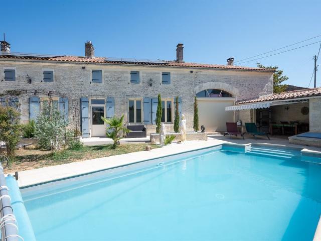 Maison 7 pièces 299 m²