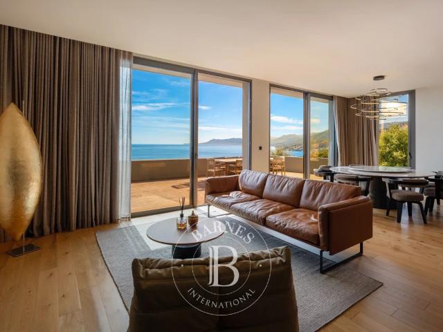 Maison 7 pièces 299 m²