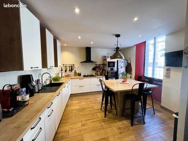 Maison 7 pièces 290 m²
