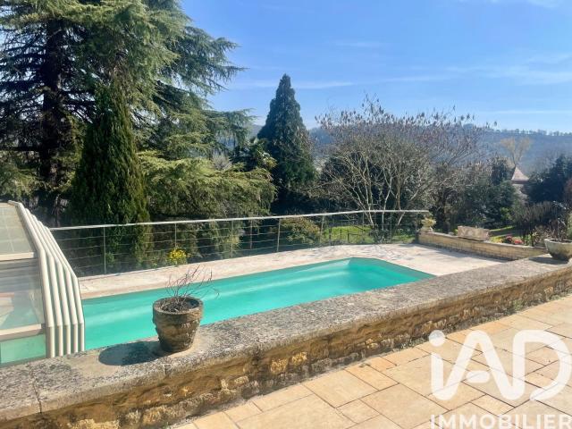 Maison 7 pièces 290 m²
