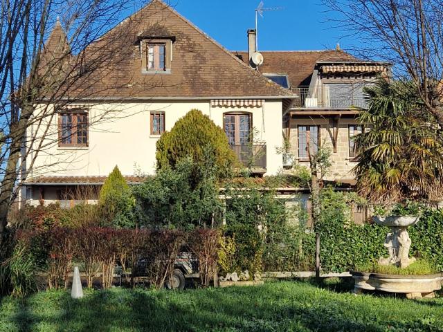 Maison 7 pièces 290 m²