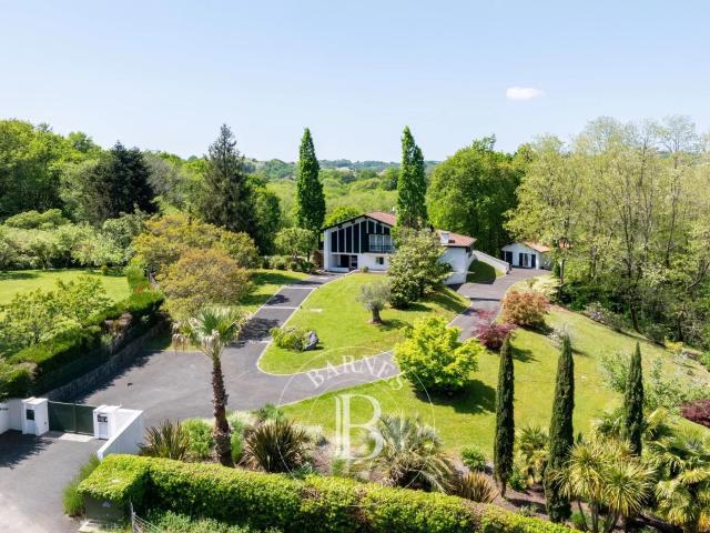 Maison 7 pièces 292 m²
