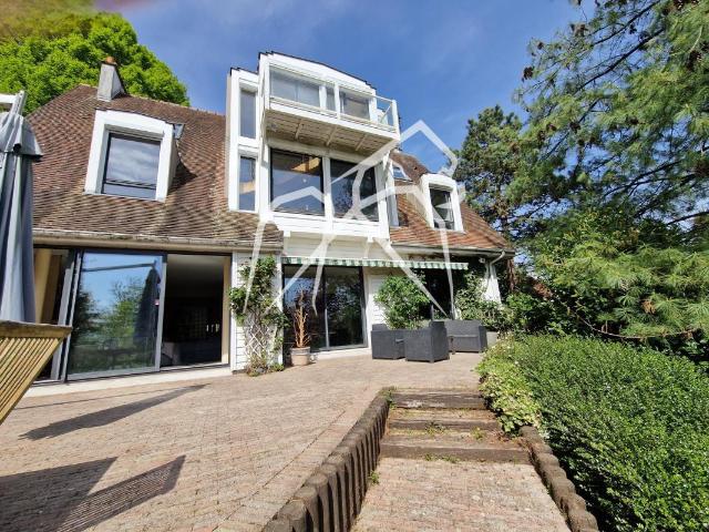 Maison 7 pièces 292 m²