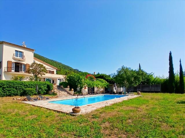 Maison 7 pièces 292 m²