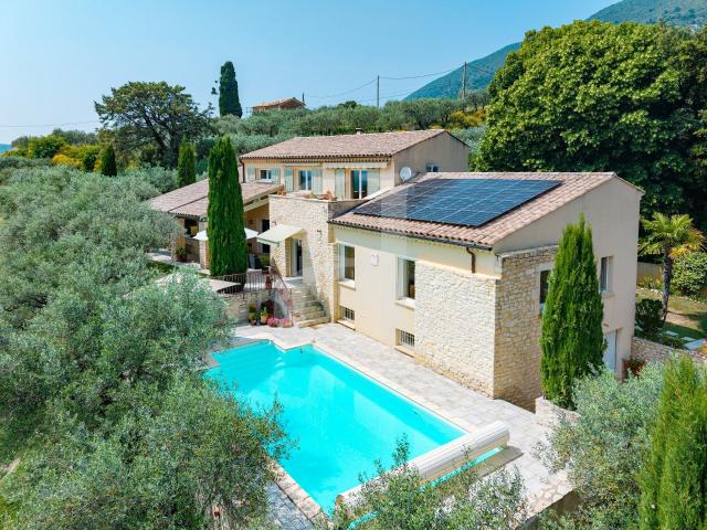 Maison 7 pièces 292 m²