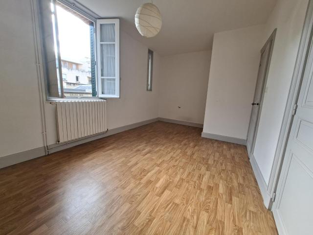 Maison 7 pièces, 293 m² à louer à Clermont Ferrand 63000