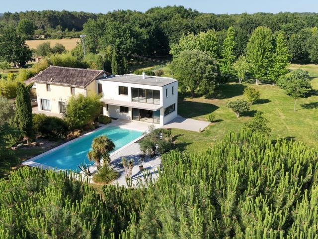 Maison 7 pièces 304 m²