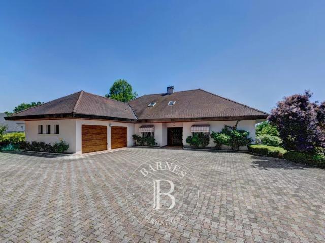 Maison 7 pièces 304 m²