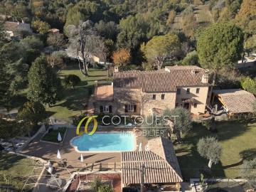 Maison 7 pièces 317 m²