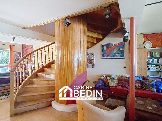 Maison 7 pièces 305 m²