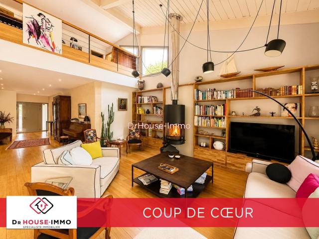 Maison 7 pièces 306 m²