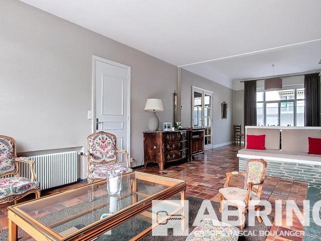 Maison 7 pièces 300 m²