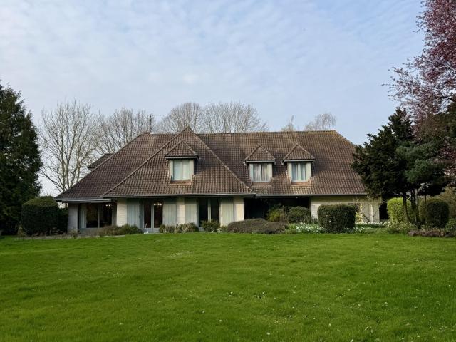 Maison 7 pièces 300 m²