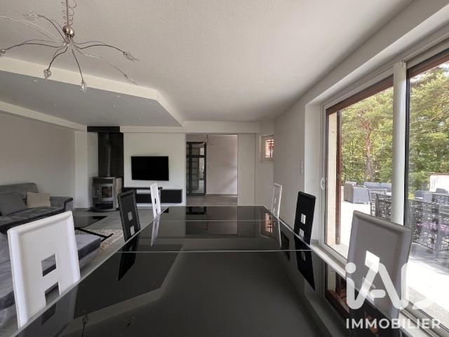 Maison 7 pièces 300 m²