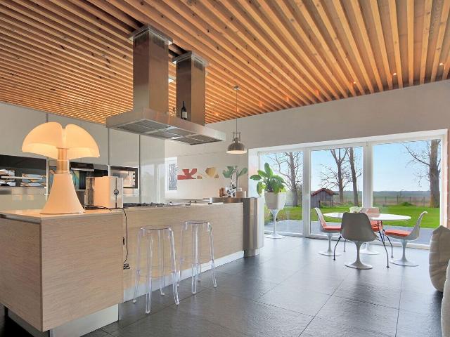 Maison 7 pièces 300 m²
