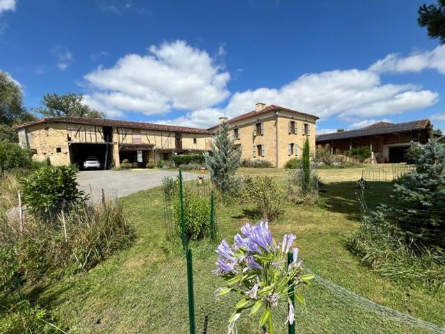 Maison 7 pièces 300 m²