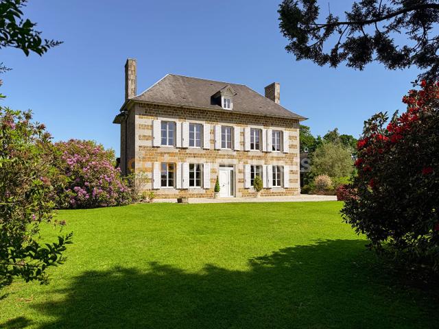 Maison 7 pièces 300 m²