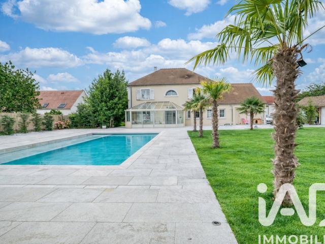 Maison 7 pièces 300 m²