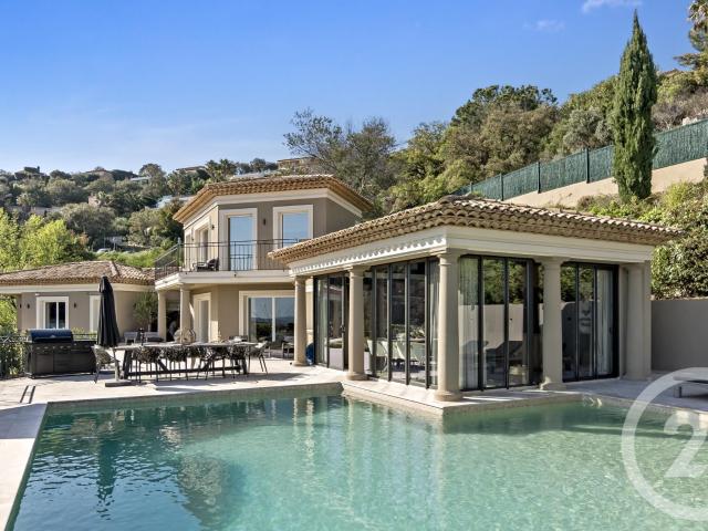 Maison 7 pièces 300 m²
