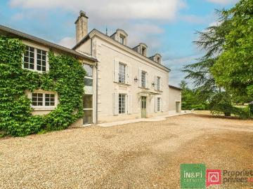Maison 7 pièces 300 m²