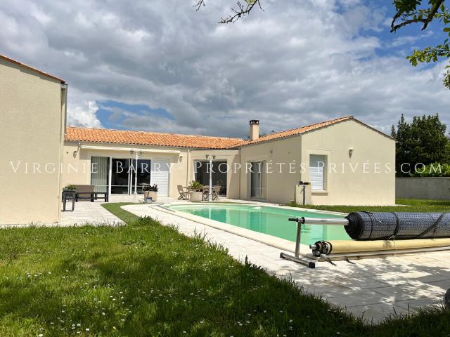 Maison 7 pièces 300 m²