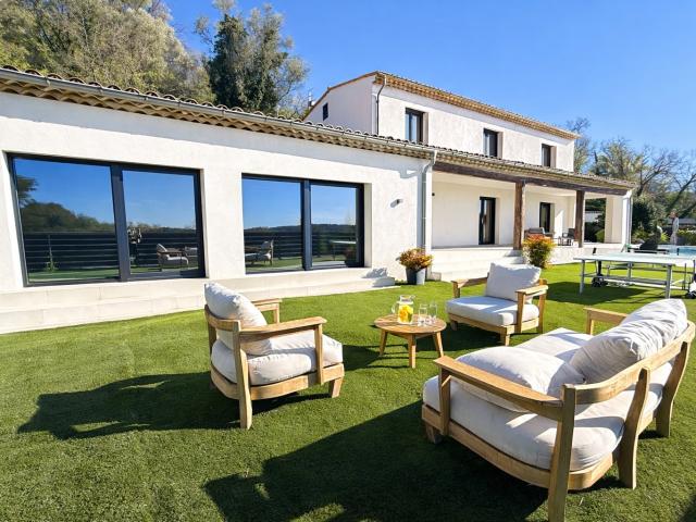 Maison 7 pièces 300 m²